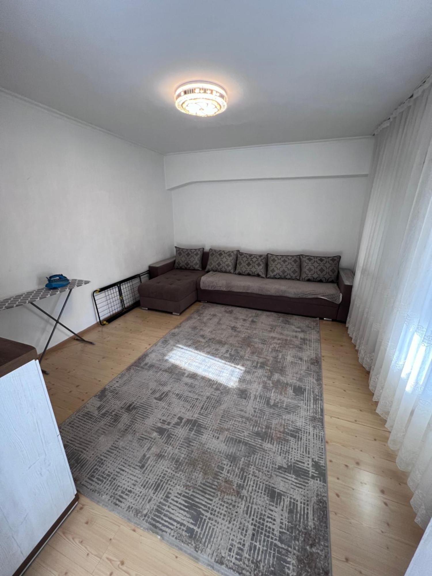 в центре города - ул. достык 48 кв 64 * Almaty