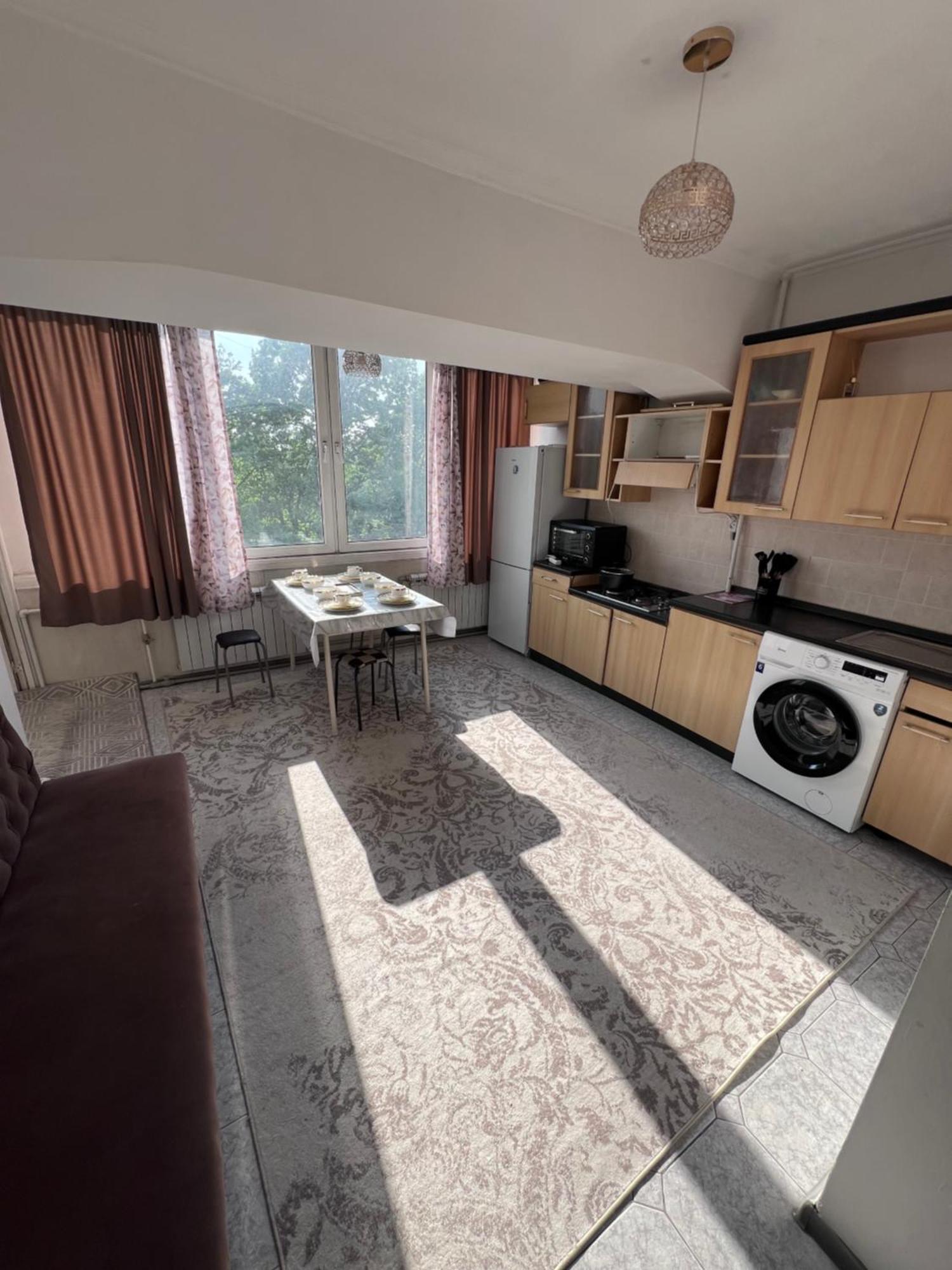 Apartment в центре города - ул. достык 48 кв 64 Almaty